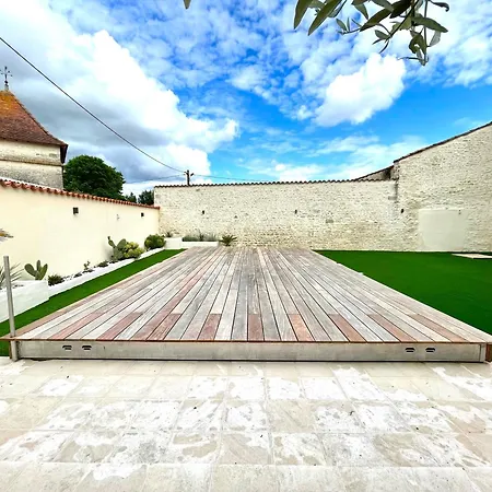 La Grange Avec Piscine 别墅
